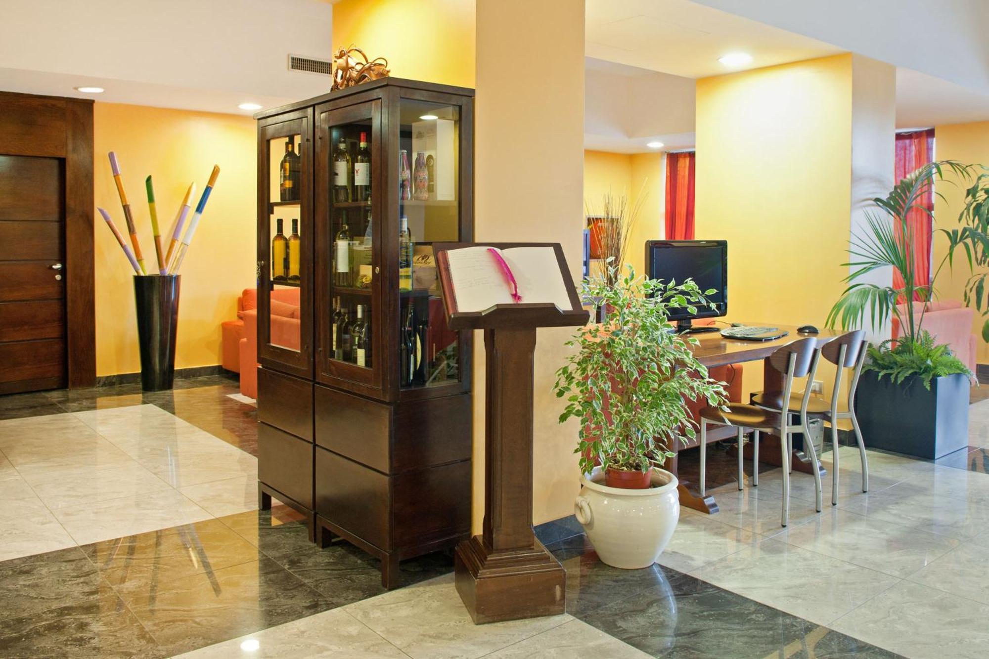 伊尔维安丹特酒店 特拉诺瓦-布拉乔利尼 外观 照片